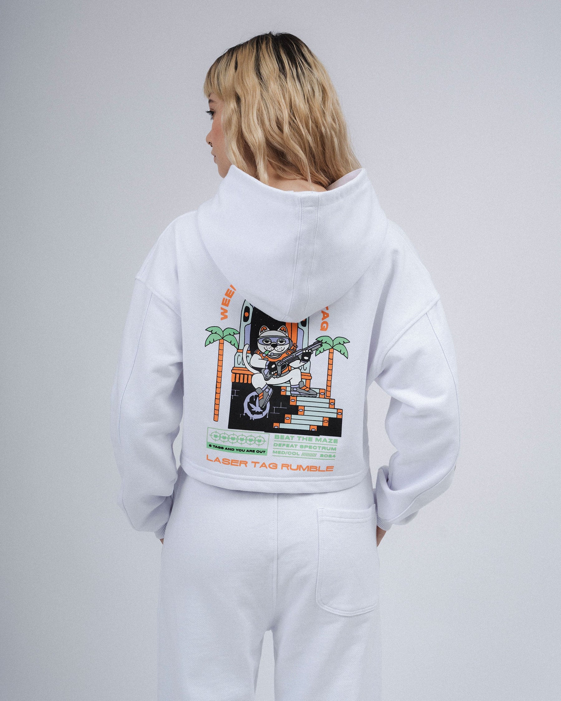 OVERSIZED CROP HOODIE KITTY SHOT WHITE